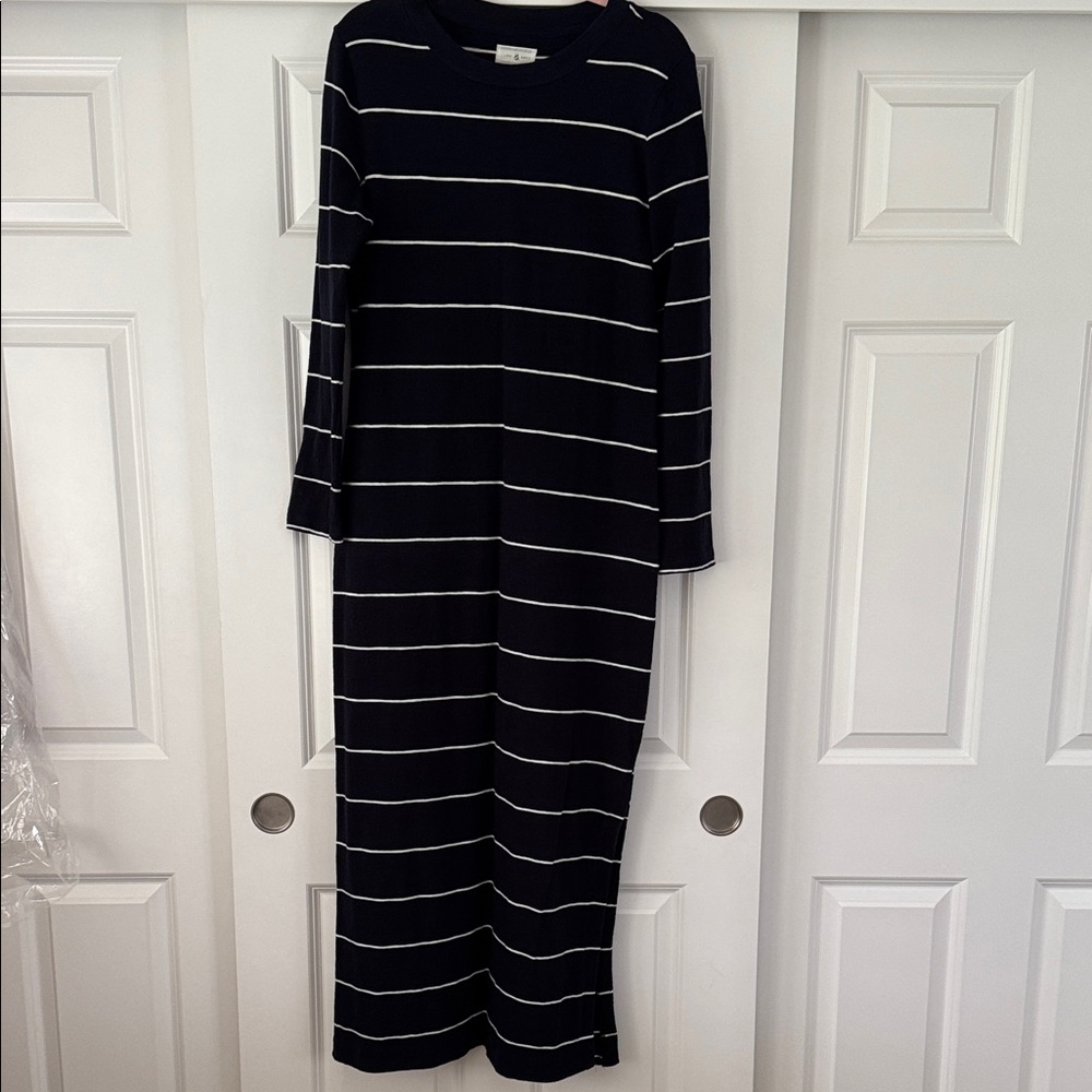 Lou & Grey Navy and White Striped Long Sleeve Dress Size: L ✨